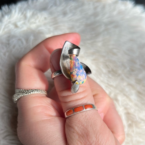 Unique Sterling Silver & Faux Opal Ring - Picture 1 of 16
